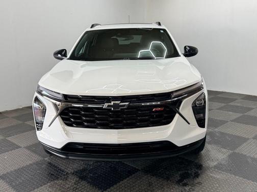 Summit White 2024 Chevrolet Trax 2RS
