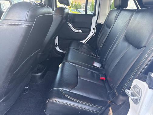 Bright White Clearcoat 2016 Jeep Wrangler Unlimited Rubicon