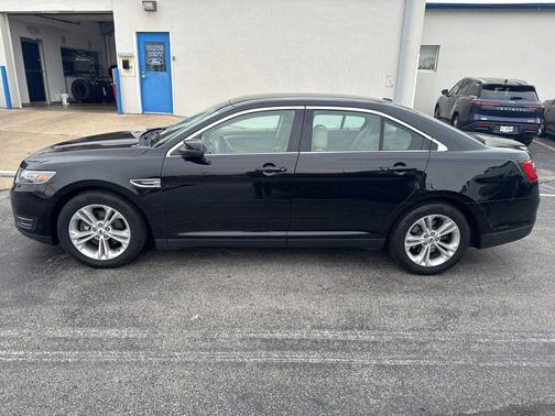 Shadow Black 2016 Ford Taurus SEL