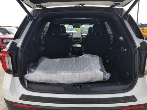 Star White 2026 Ford Explorer ST-Line