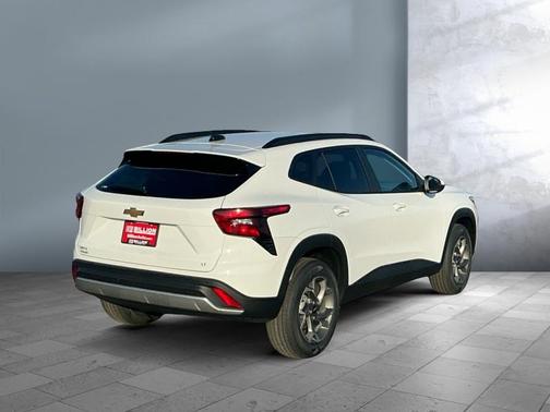 Summit White 2026 Chevrolet Trax LT