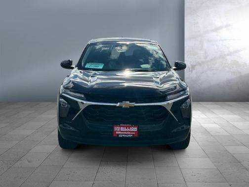 Mosaic Black Metallic 2026 Chevrolet Trax LS