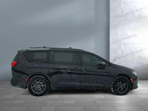 2020 Chrysler Pacifica Touring-L Plus