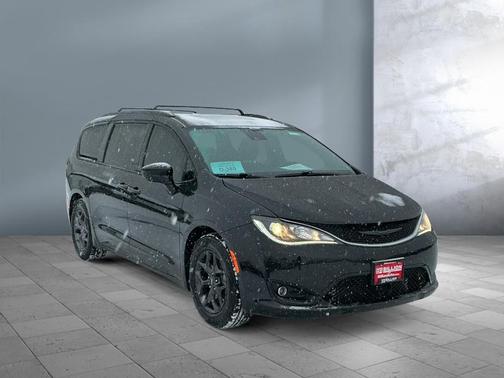 2020 Chrysler Pacifica Touring-L Plus