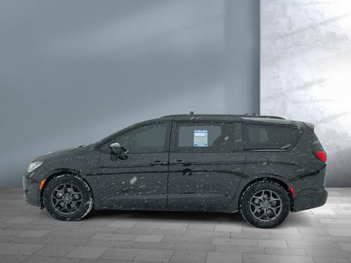 2020 Chrysler Pacifica Touring-L Plus