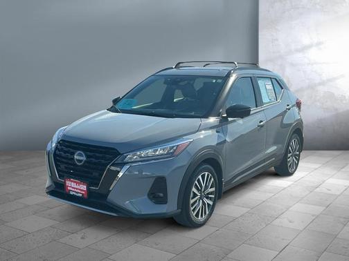 2023 Nissan Kicks SR