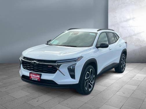 Summit White 2026 Chevrolet Trax FWD 2RS