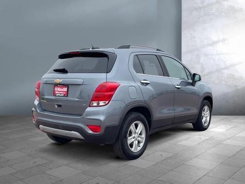 Satin Steel Metallic 2019 Chevrolet Trax LT