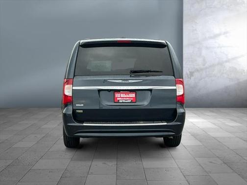 2013 Chrysler Town & Country Touring
