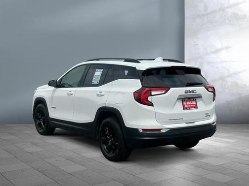 Summit White 2022 GMC Terrain AWD AT4