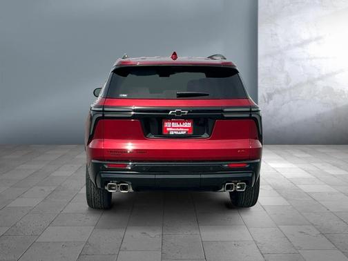 Radiant Red Tintcoat 2026 Chevrolet Traverse RS