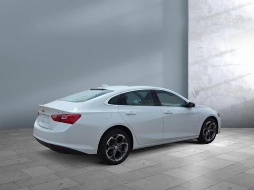 Summit White 2024 Chevrolet Malibu FWD 1LT