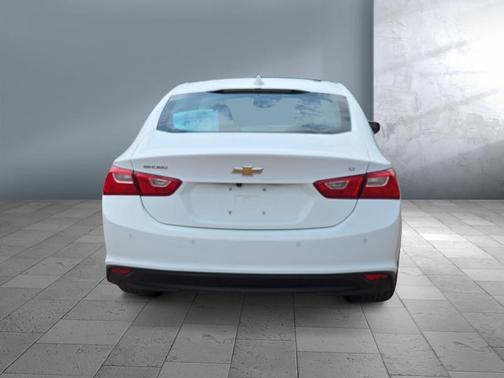 Summit White 2024 Chevrolet Malibu FWD 1LT