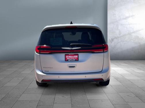 Silver Mist Clearcoat 2024 Chrysler Pacifica Touring L