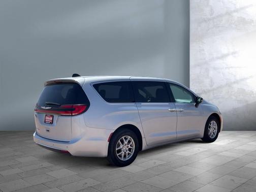 Silver Mist Clearcoat 2024 Chrysler Pacifica Touring L