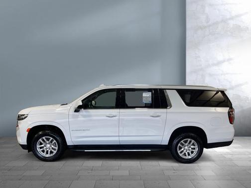 2023 Chevrolet Suburban LT