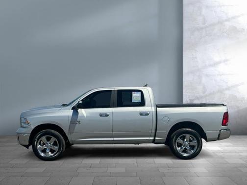 Bright Silver Metallic Clearcoat 2017 RAM 1500 SLT