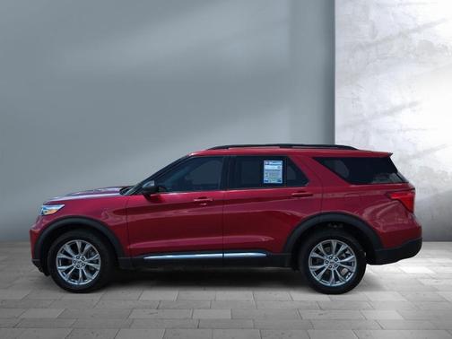 Rapid Red Metallic Tinted Clearcoat 2024 Ford Explorer XLT