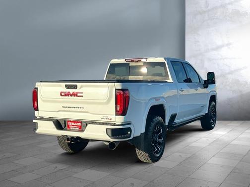 2022 GMC Sierra 2500 AT4