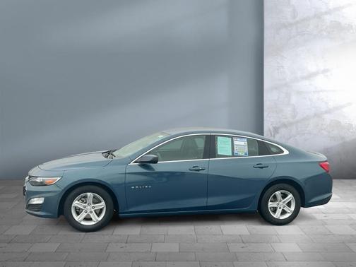 Lakeshore Blue Metallic 2024 Chevrolet Malibu FWD 1LT