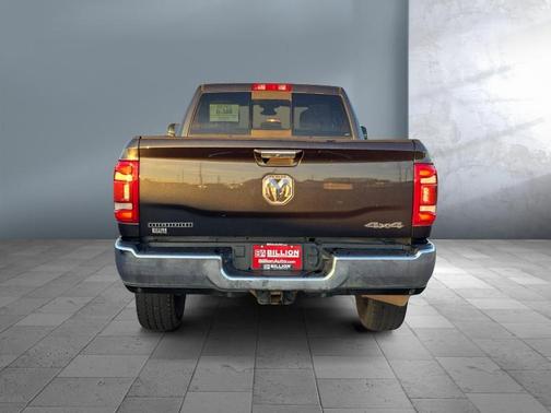 2022 RAM 2500 Big Horn Crew Cab 4x4 6'4' Box