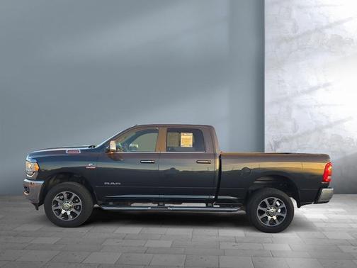 2022 RAM 2500 Big Horn Crew Cab 4x4 6'4' Box