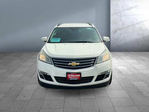 White 2015 Chevrolet Traverse 2LT