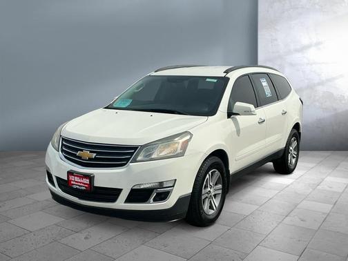 White 2015 Chevrolet Traverse 2LT