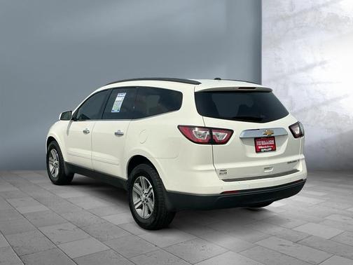 White 2015 Chevrolet Traverse 2LT