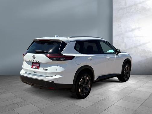 Everest White Pearl 2024 Nissan Rogue SV