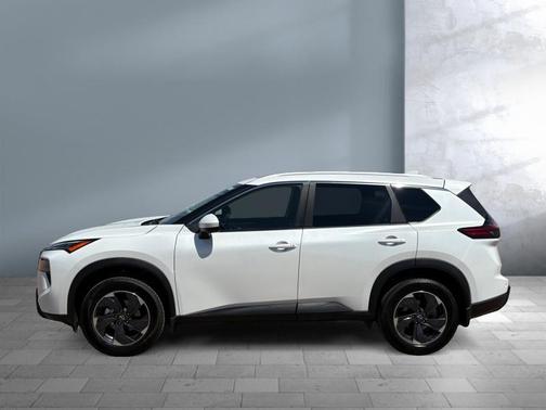 Everest White Pearl 2024 Nissan Rogue SV