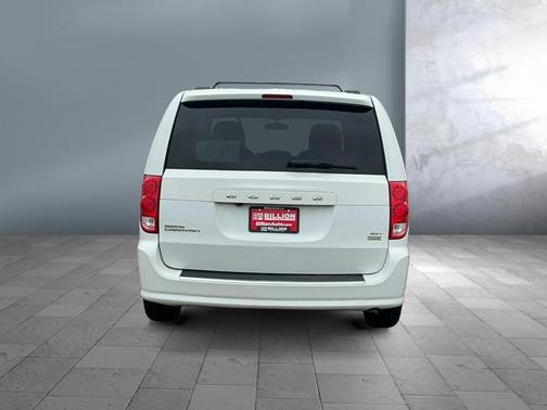 White Knuckle Clearcoat 2017 Dodge Grand Caravan SXT