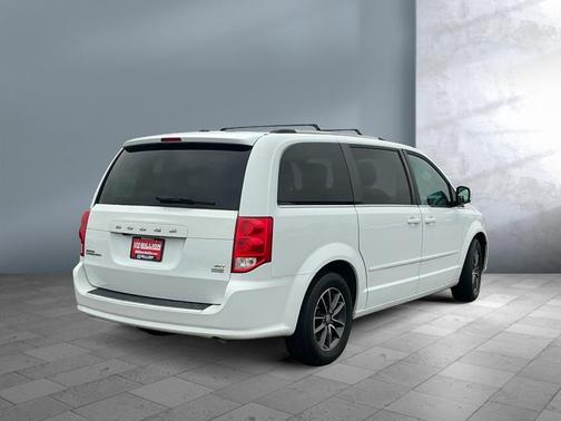 White Knuckle Clearcoat 2017 Dodge Grand Caravan SXT