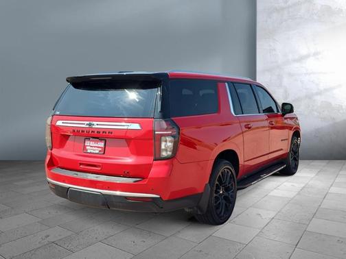 2023 Chevrolet Suburban LT
