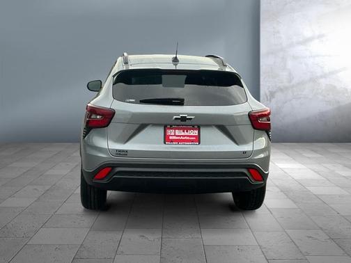 Sterling Gray Metallic 2026 Chevrolet Trax LT