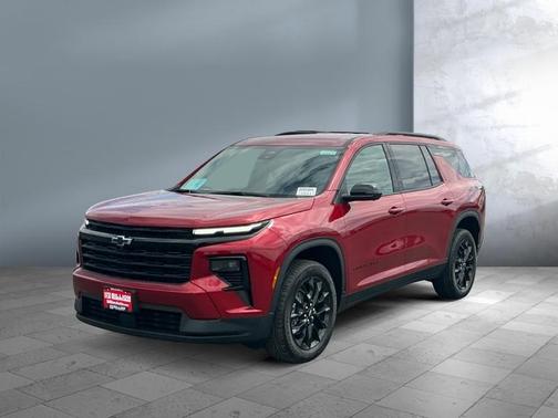 Radiant Red Tintcoat 2026 Chevrolet Traverse LT