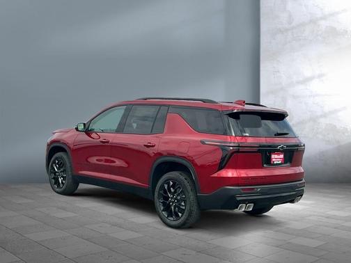 Radiant Red Tintcoat 2026 Chevrolet Traverse LT