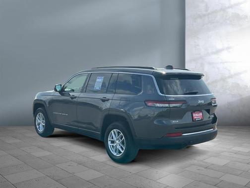 Baltic Gray Metallic Clearcoat 2024 Jeep Grand Cherokee L Laredo
