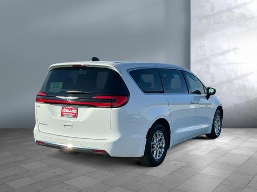 2025 Chrysler Pacifica L