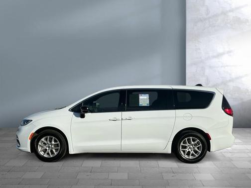 2025 Chrysler Pacifica L