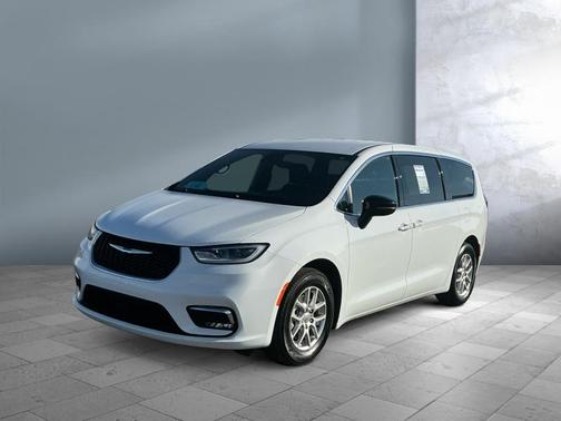 2025 Chrysler Pacifica L