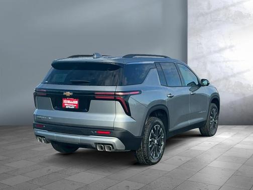 Sterling Gray Metallic 2026 Chevrolet Traverse LT