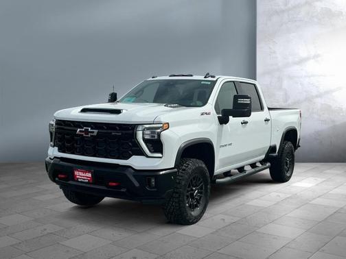 Summit White 2026 Chevrolet Silverado 2500 Crew Cab, Standard Bed, XR2, 4WD