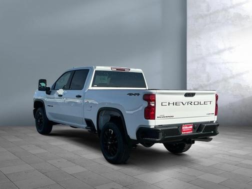 Summit White 2026 Chevrolet Silverado 2500 Custom
