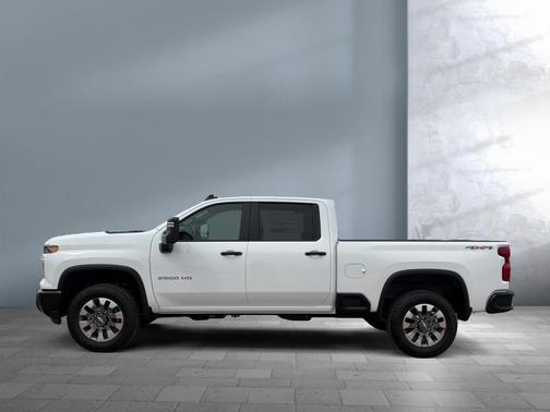 Summit White 2026 Chevrolet Silverado 2500 Custom