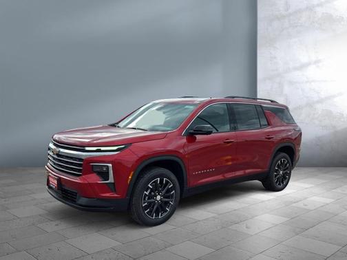 Radiant Red Tintcoat 2026 Chevrolet Traverse LT