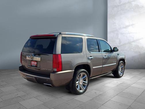 2014 Cadillac Escalade Platinum Edition