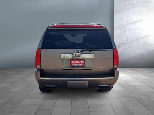 2014 Cadillac Escalade Platinum Edition