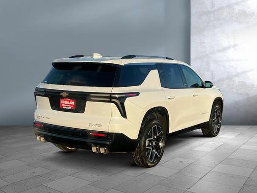 Polar White Tricoat 2026 Chevrolet Traverse High Country