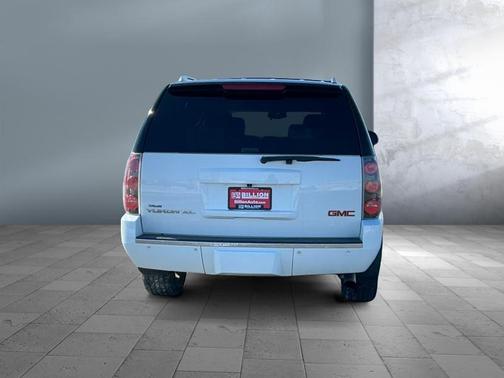 Summit White 2013 GMC Yukon XL Denali